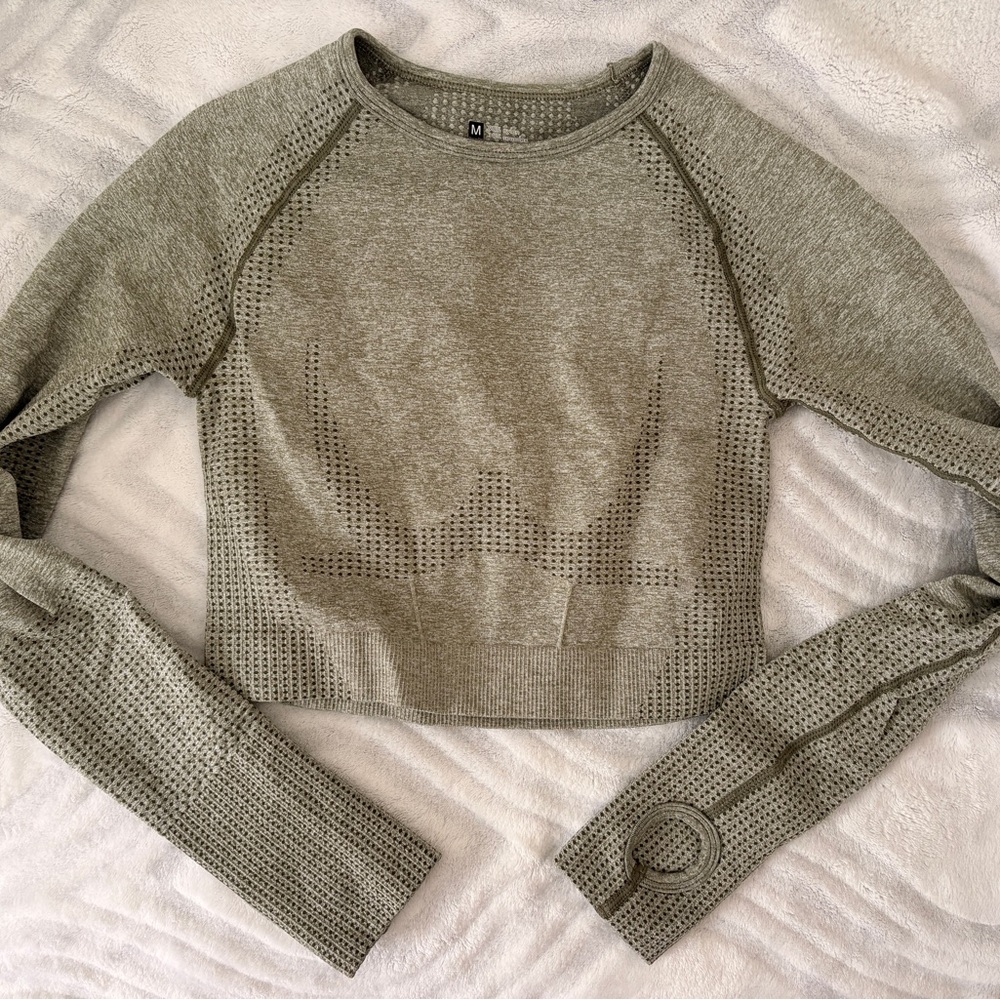 Women's light green athletic crop top